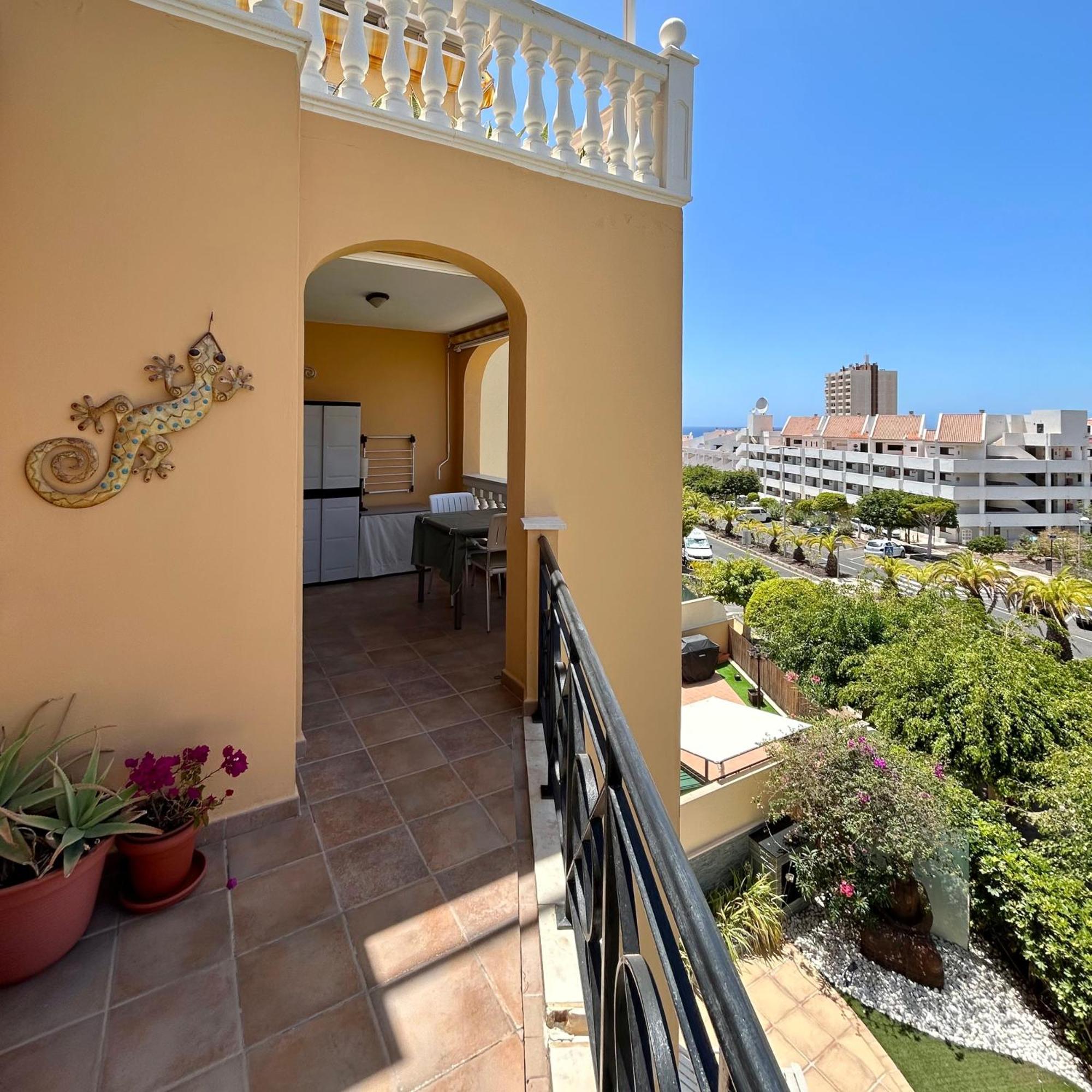 Lovely Los Cristianos Apt In Quiet Complex K108 Apartment Exterior photo